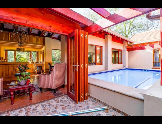 7 BEDROOM HOUSE FOR SALE IN MIDSTREAM ESTATE